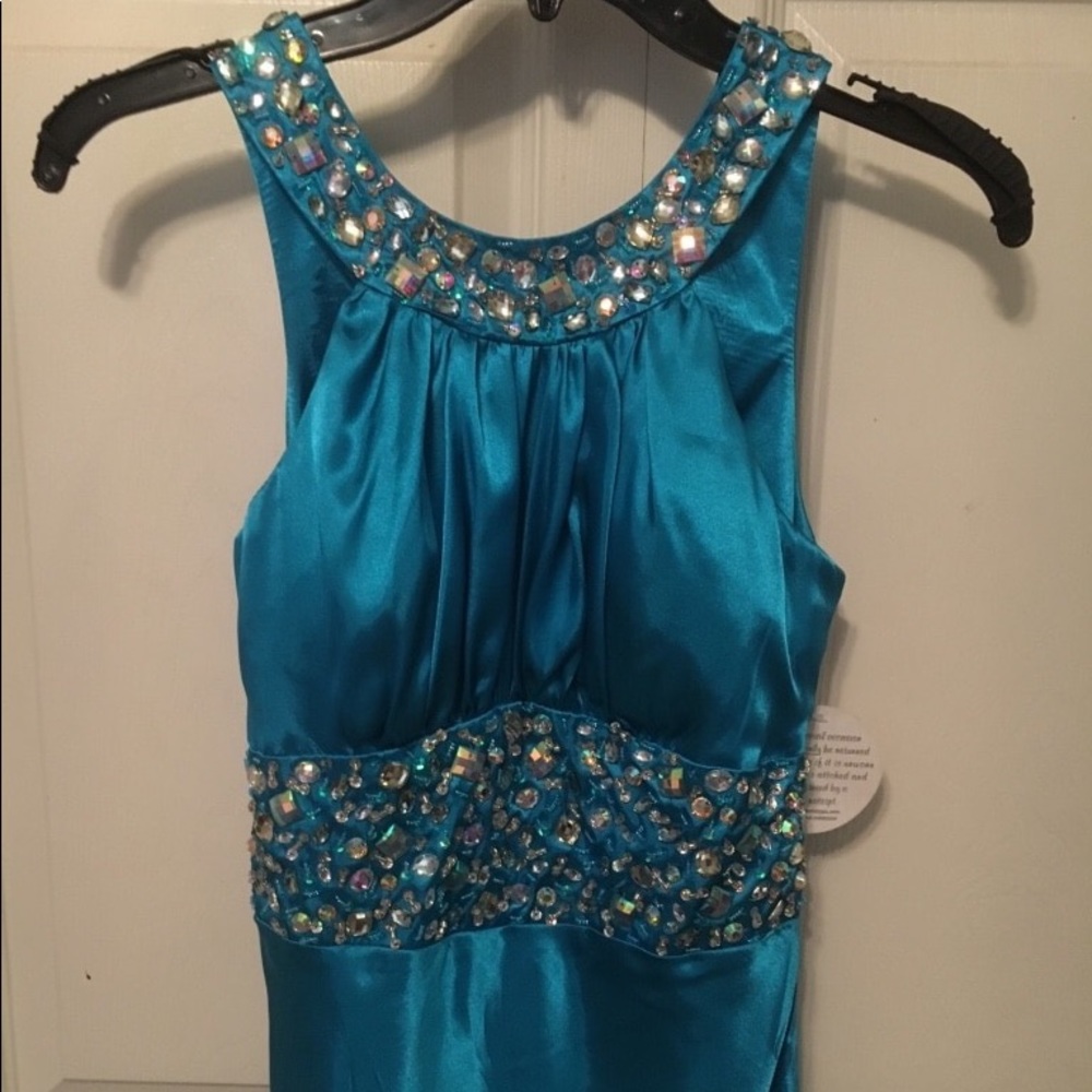 Prom dress - Picture 3 of 4